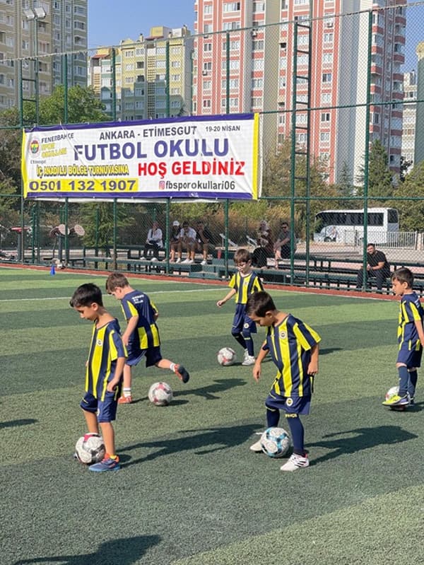 Fenerbahçe Futbol Okulu - Etimesgut - 21. Fotoğraf Fenerbahçe Futbol Okulu - Etimesgut - 21. Fotoğraf