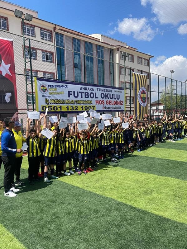 Fenerbahçe Futbol Okulu - Etimesgut - 13. Fotoğraf Fenerbahçe Futbol Okulu - Etimesgut - 13. Fotoğraf