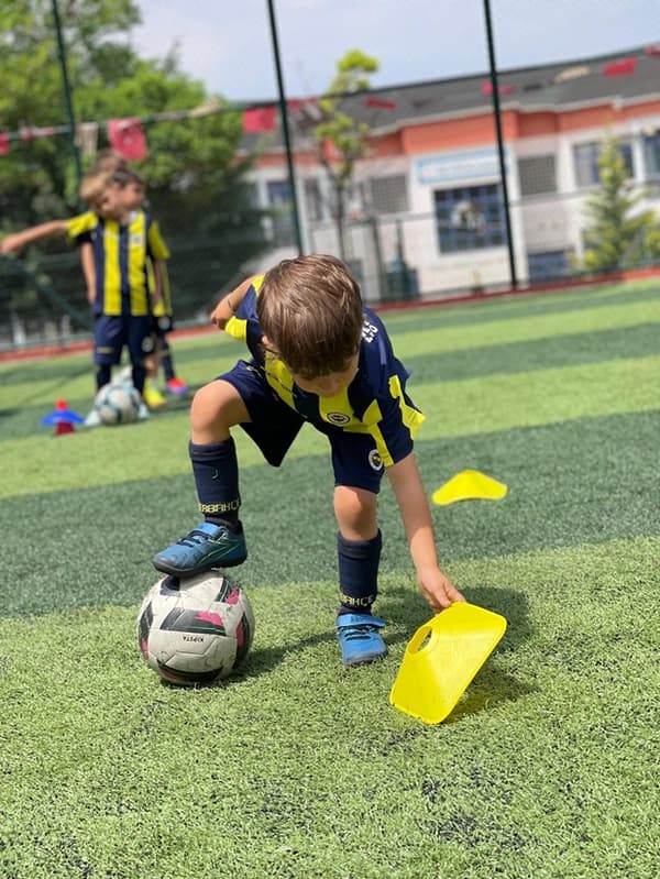 Fenerbahçe Futbol Okulu - Etimesgut - 24. Fotoğraf Fenerbahçe Futbol Okulu - Etimesgut - 24. Fotoğraf