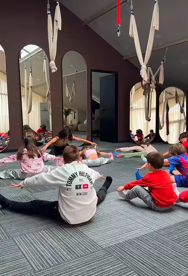 Aya & Vera Bungee Fly Stüdyo - 9. Fotoğraf