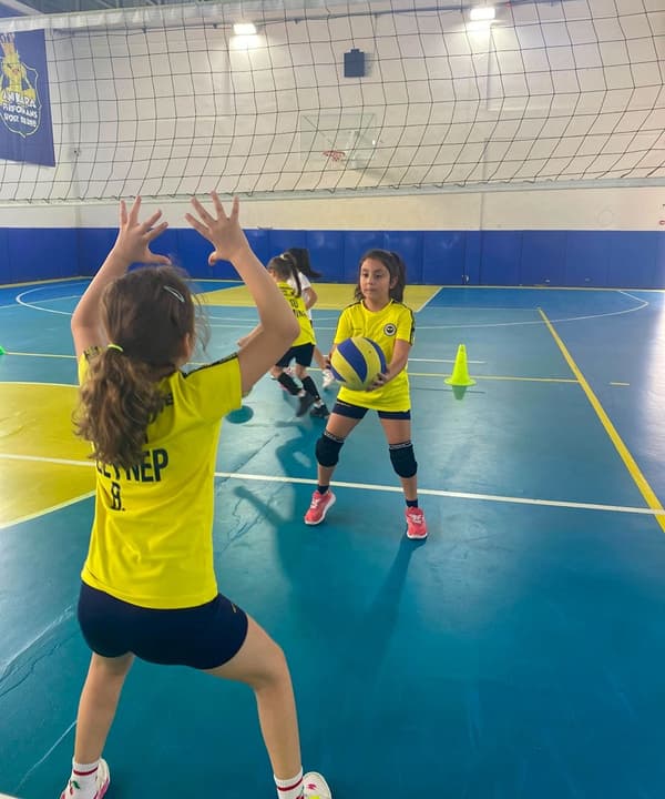 Fenerbahçe Spor Okulları - Batıkent - 12. Fotoğraf Fenerbahçe Spor Okulları - Batıkent - 12. Fotoğraf
