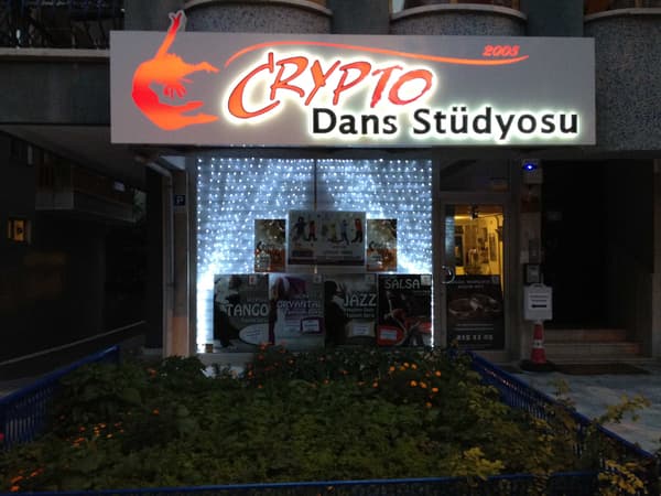 Crypto Dans Stüdyosu - 20. Fotoğraf