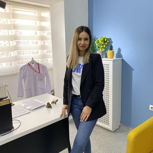 Uzman Diyetisyen Aylin Güngör - 1. Fotoğraf