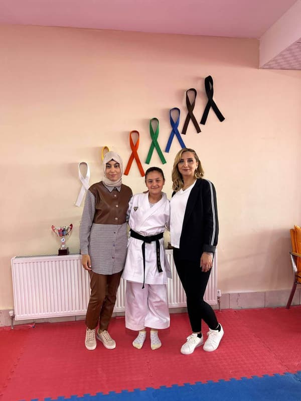 Güneş Karate Do Spor Kulübü - 21. Fotoğraf Güneş Karate Do Spor Kulübü - 21. Fotoğraf