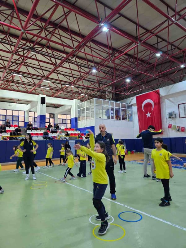 Fenerbahçe Spor Okulları - Çayyolu - 12. Fotoğraf Fenerbahçe Spor Okulları - Çayyolu - 12. Fotoğraf