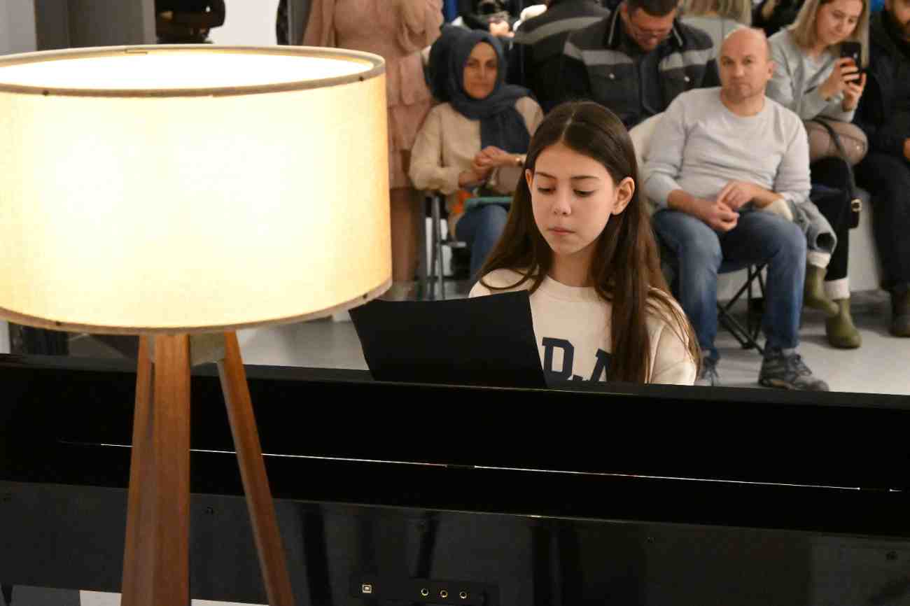 Lamia Dans ve Sanat Akademi - Demetevler Bachata Kursları - 2. Fotoğraf