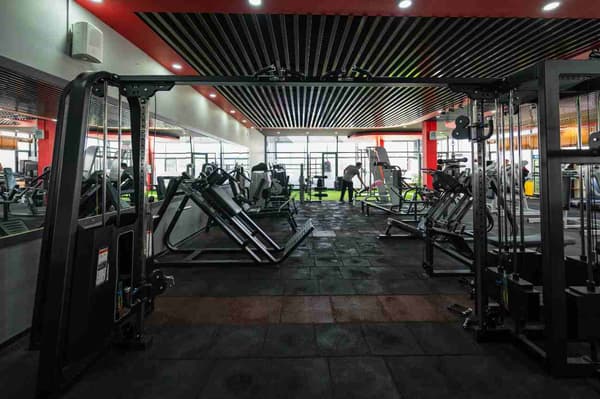 Neolife Gym - Yeni Batı - 4. Fotoğraf Neolife Gym - Yeni Batı - 4. Fotoğraf