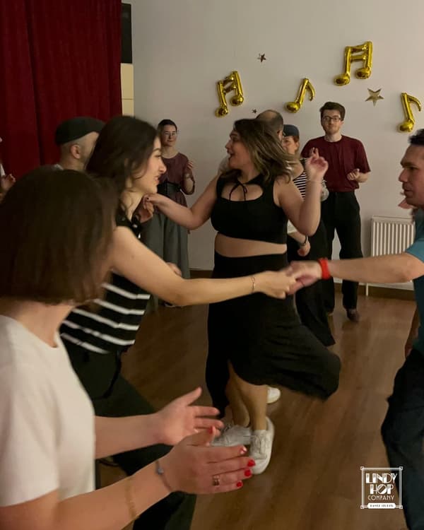 Lindy Hop Company - 6. Fotoğraf Lindy Hop Company - 6. Fotoğraf